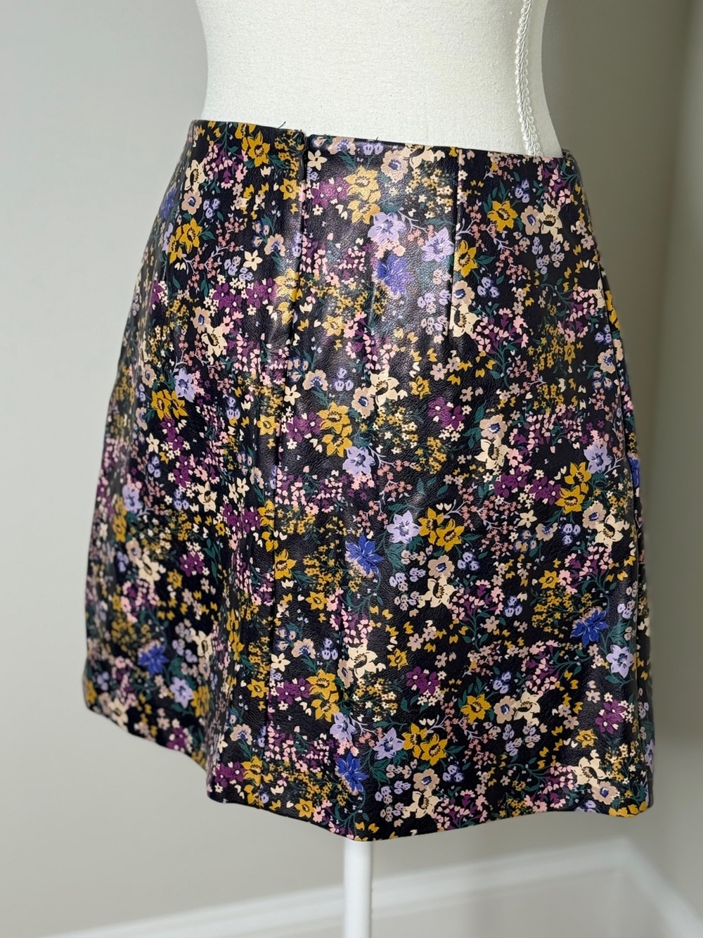Anthropologie Maeve Faux Leather Floral Mini Skirt | Size 6 | NWT - Picture 4 of 5